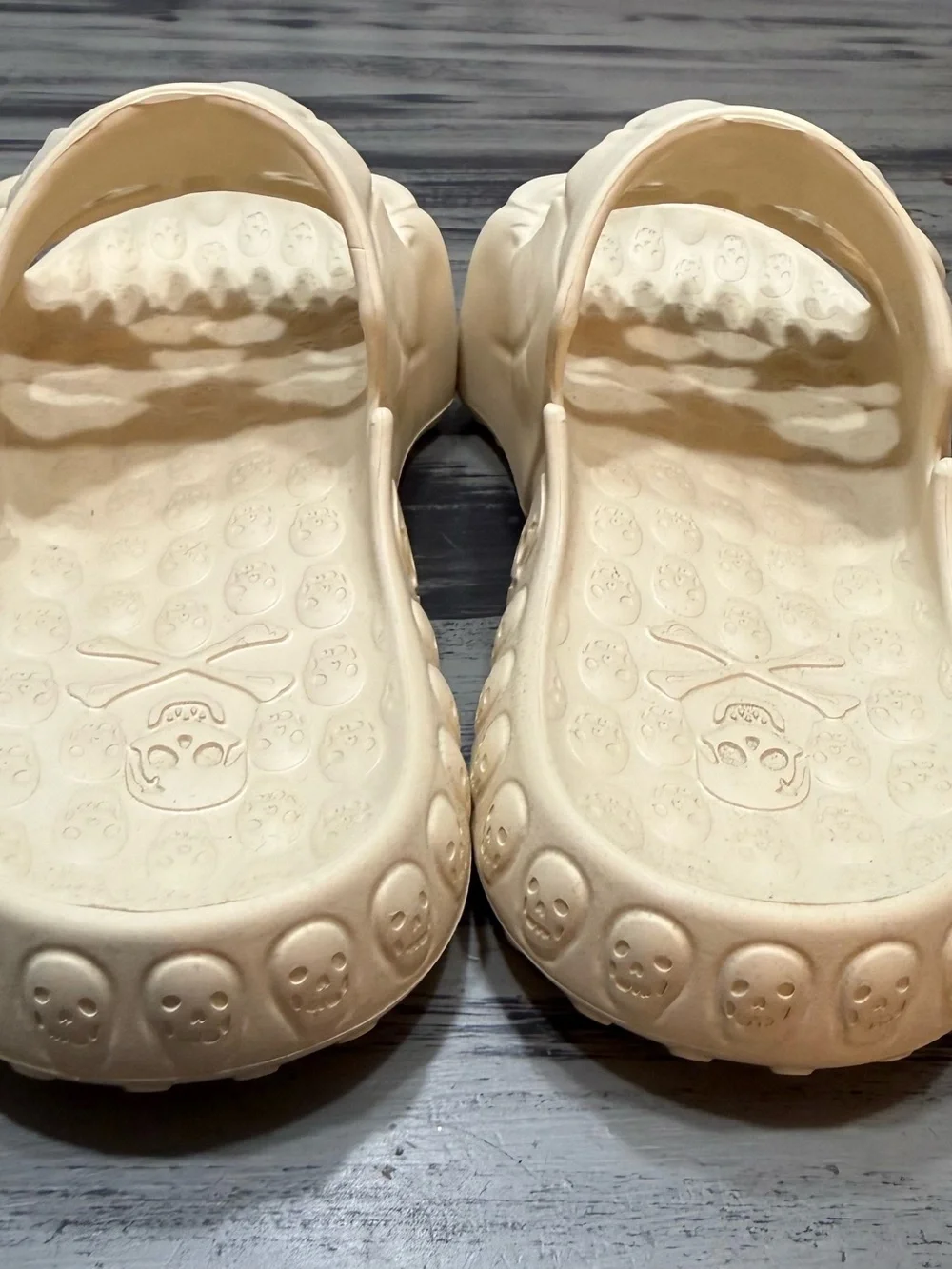 ☠️ Men’s Size 12 Skull Slide Sandals in Cream New without Tags 💀 - Picture 5 of 10